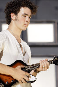 Kevin_Jonas_small